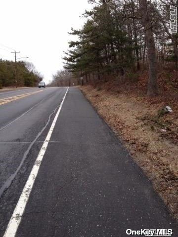 Middle Country Road Property Photo 2