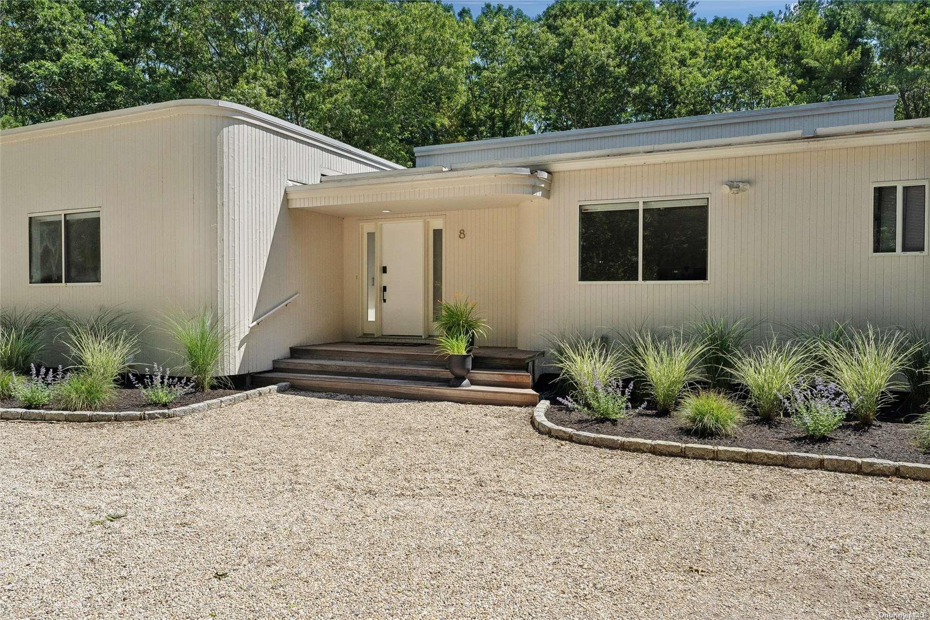 8 Deer Path Property Photo 2