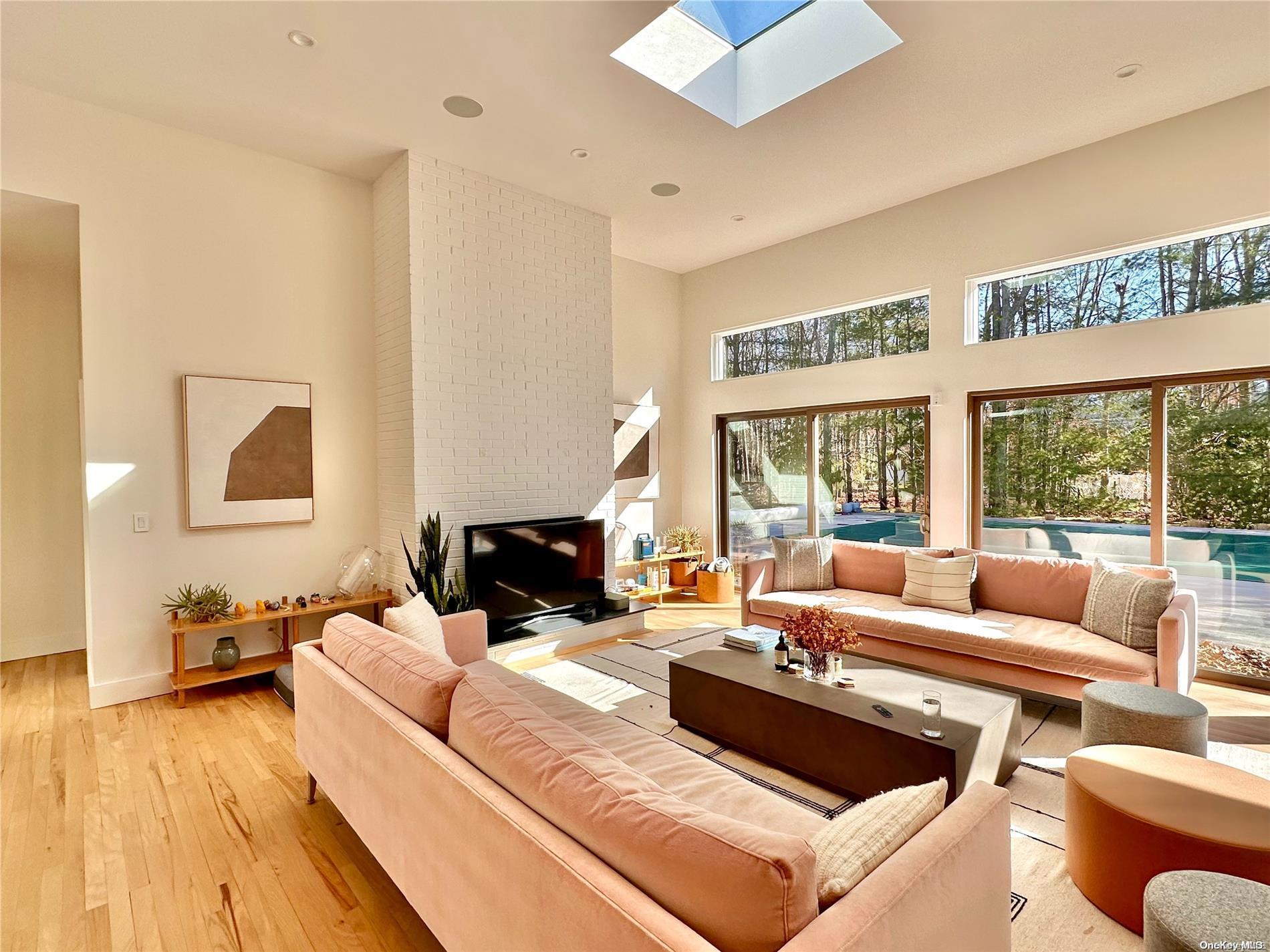 8 Deer Path Property Photo 5