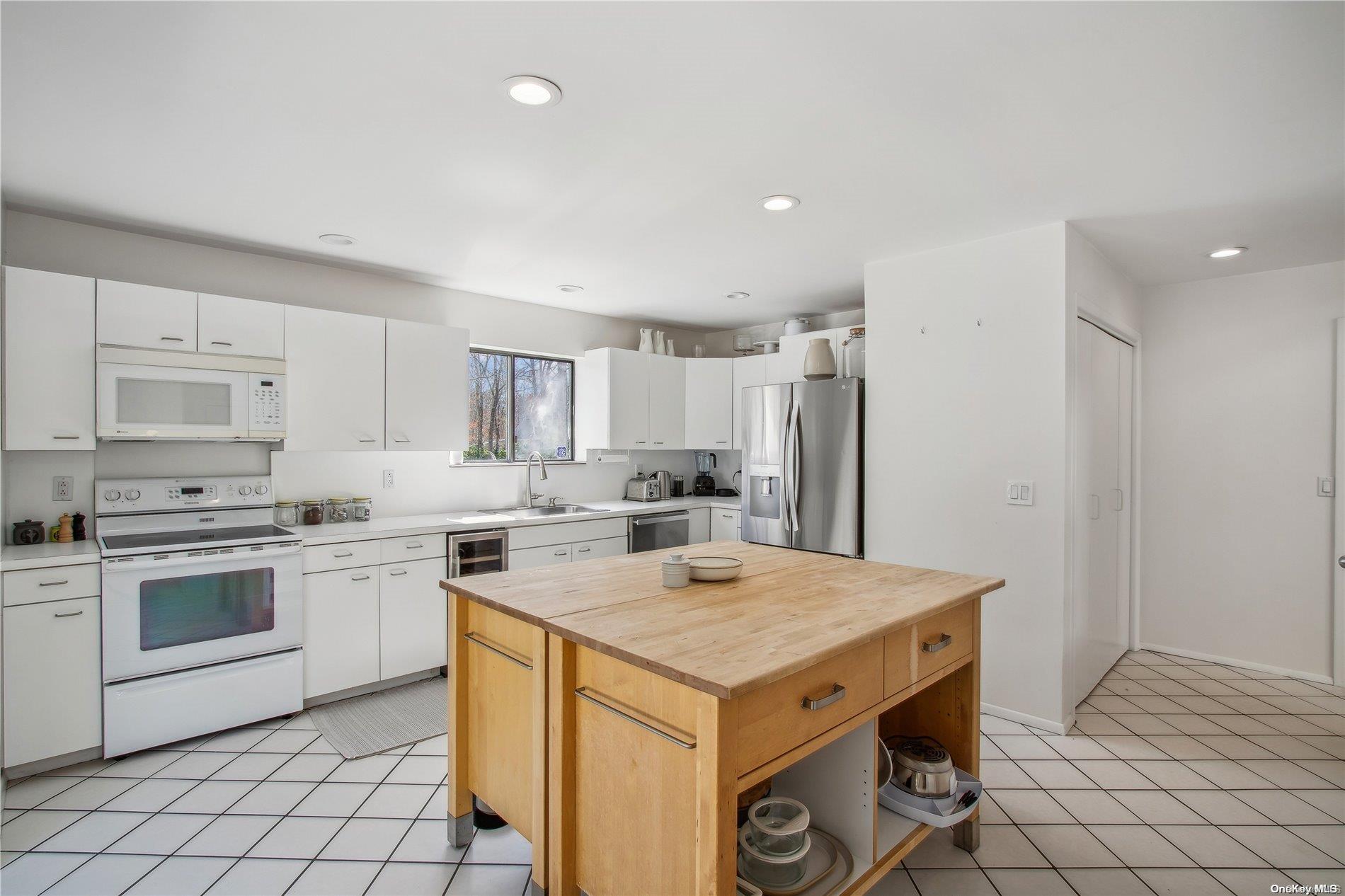 8 Deer Path Property Photo 8