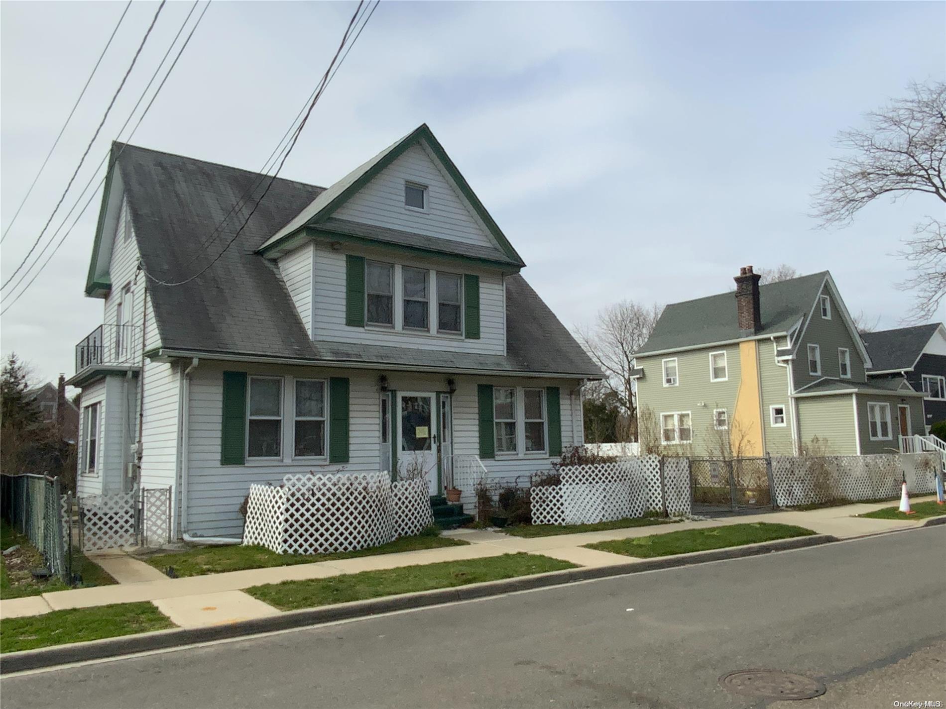 34 Oakland Street Property Photo 1