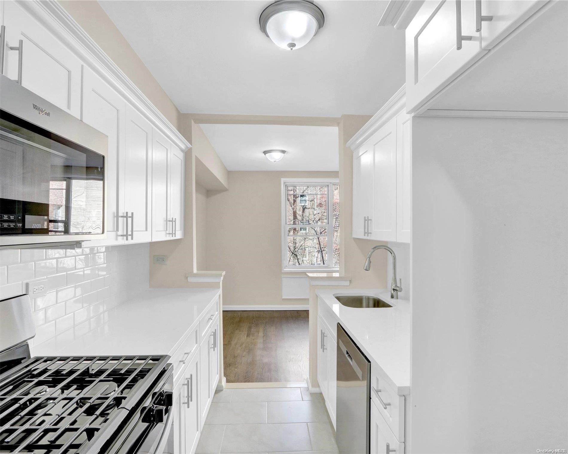 3201 Grand Concourse 4m Property Photo 14
