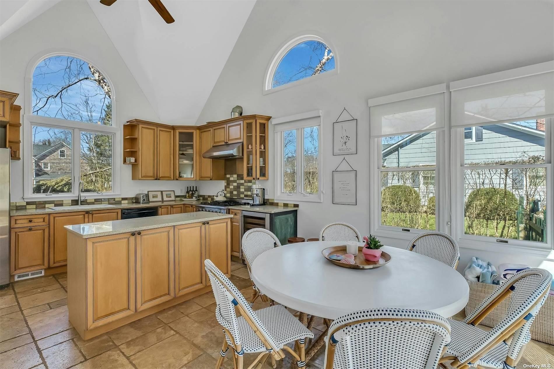 6 Nidzyn Avenue Property Photo 11
