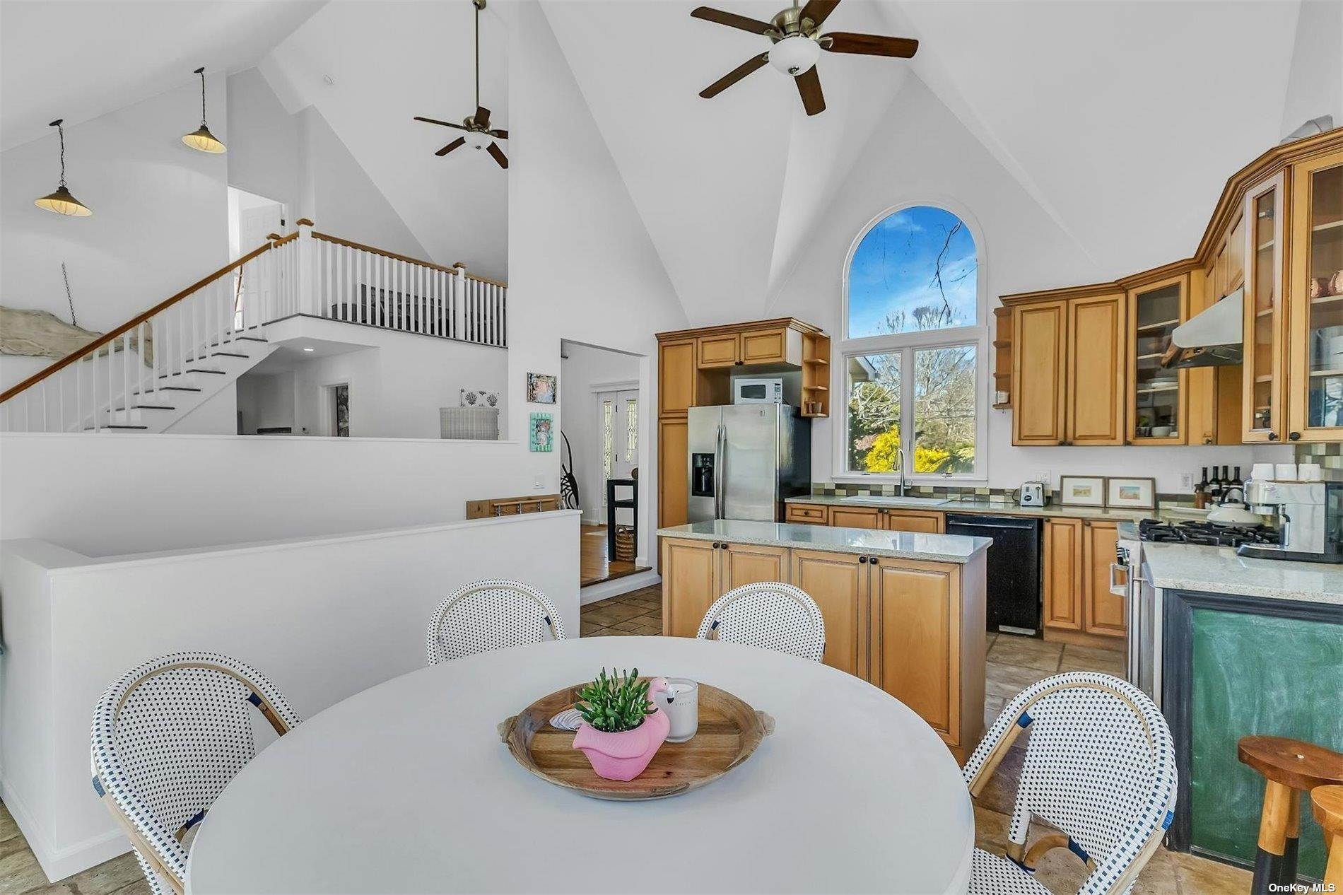6 Nidzyn Avenue Property Photo 12