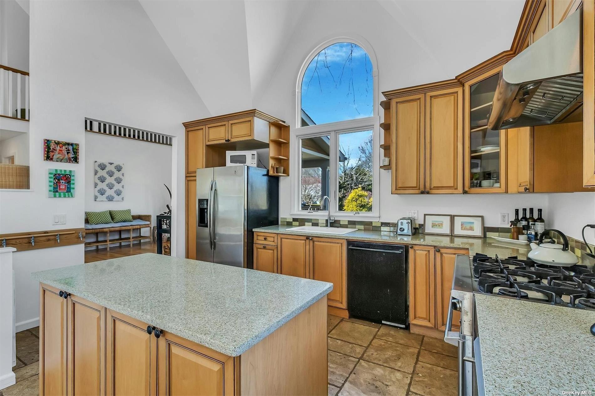 6 Nidzyn Avenue Property Photo 13