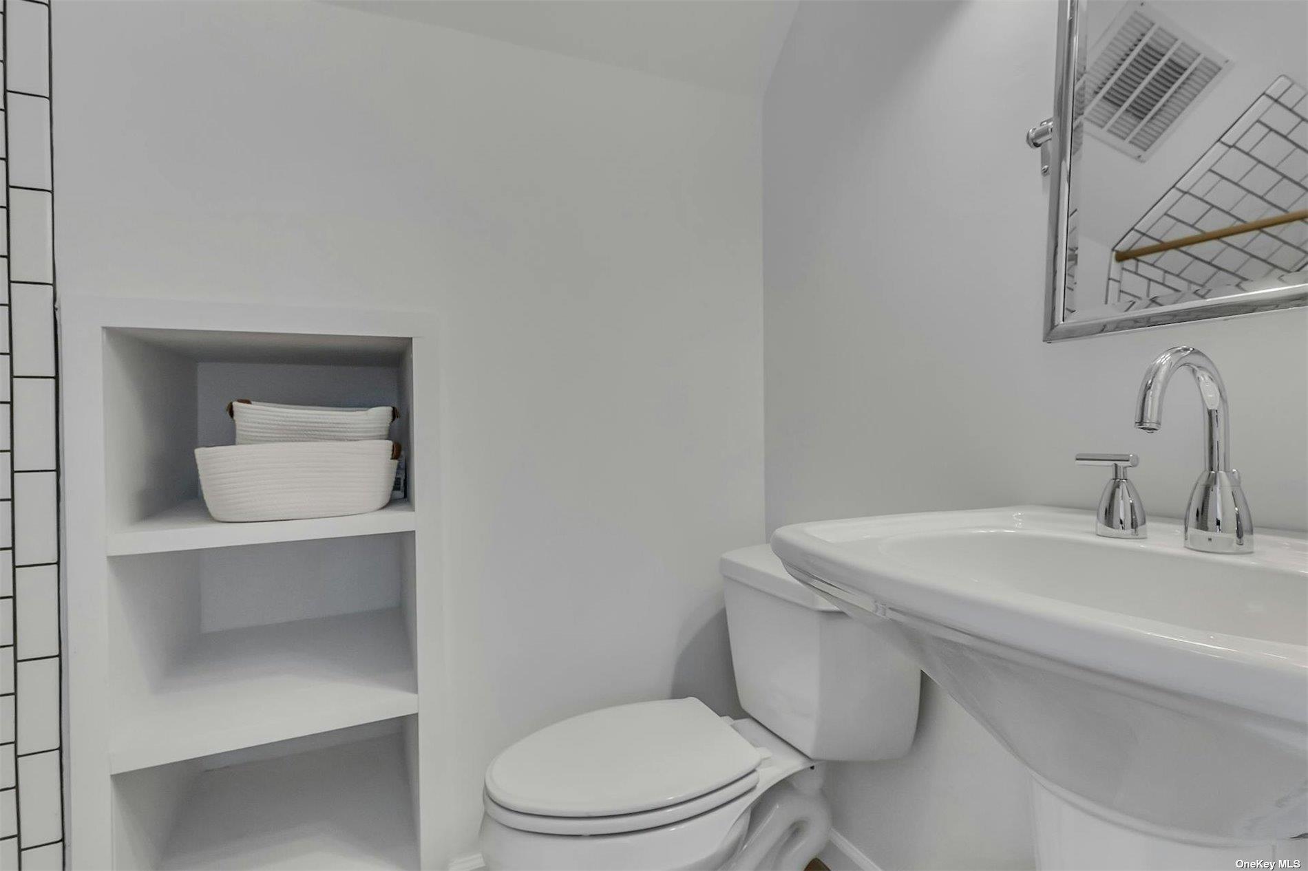 6 Nidzyn Avenue Property Photo 24