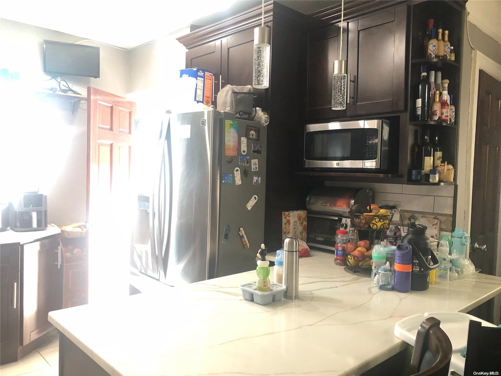 1684 Troy Avenue Property Photo 7