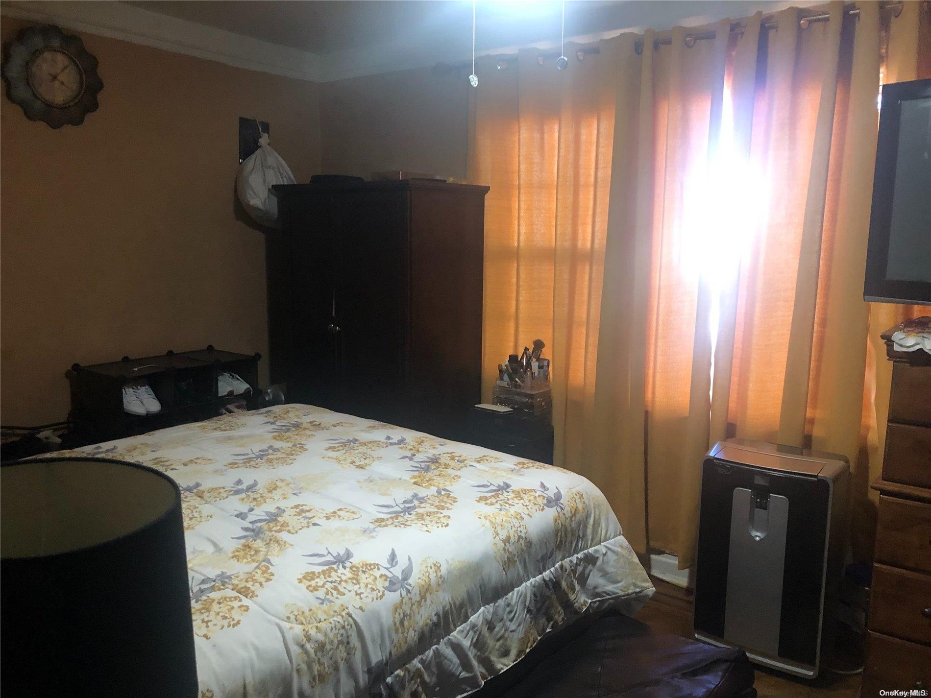 1684 Troy Avenue Property Photo 11