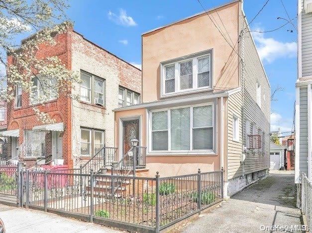 145 E 38th Street Property Photo 2