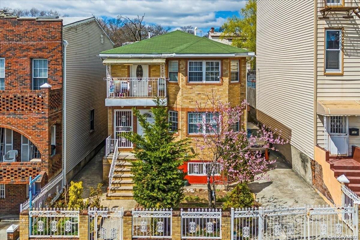 153 Highland Boulevard Property Photo