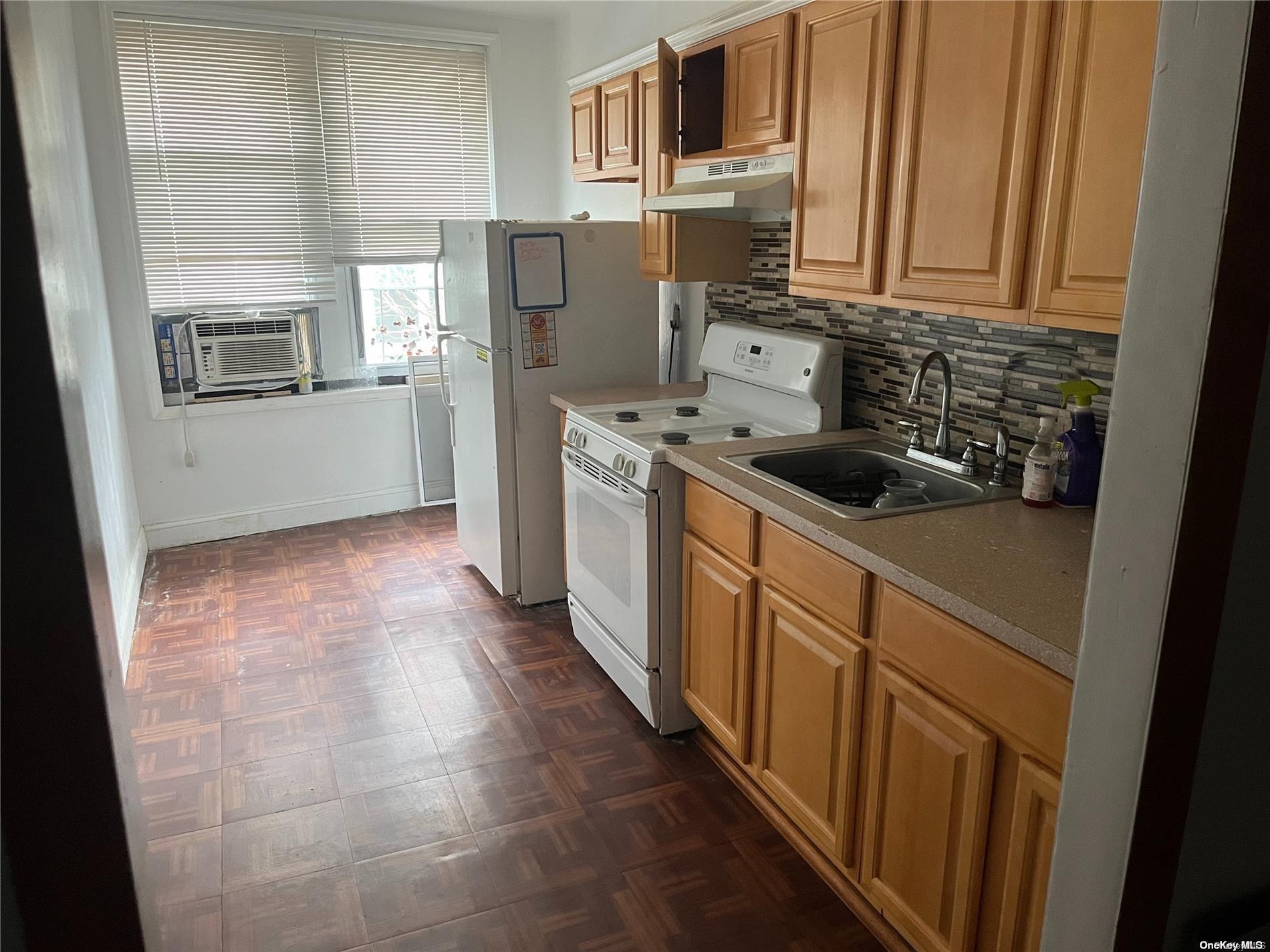 523 Ridgewood Avenue Property Photo 5