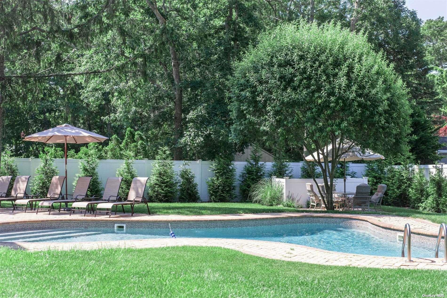 4 Landing Lane Property Photo 2