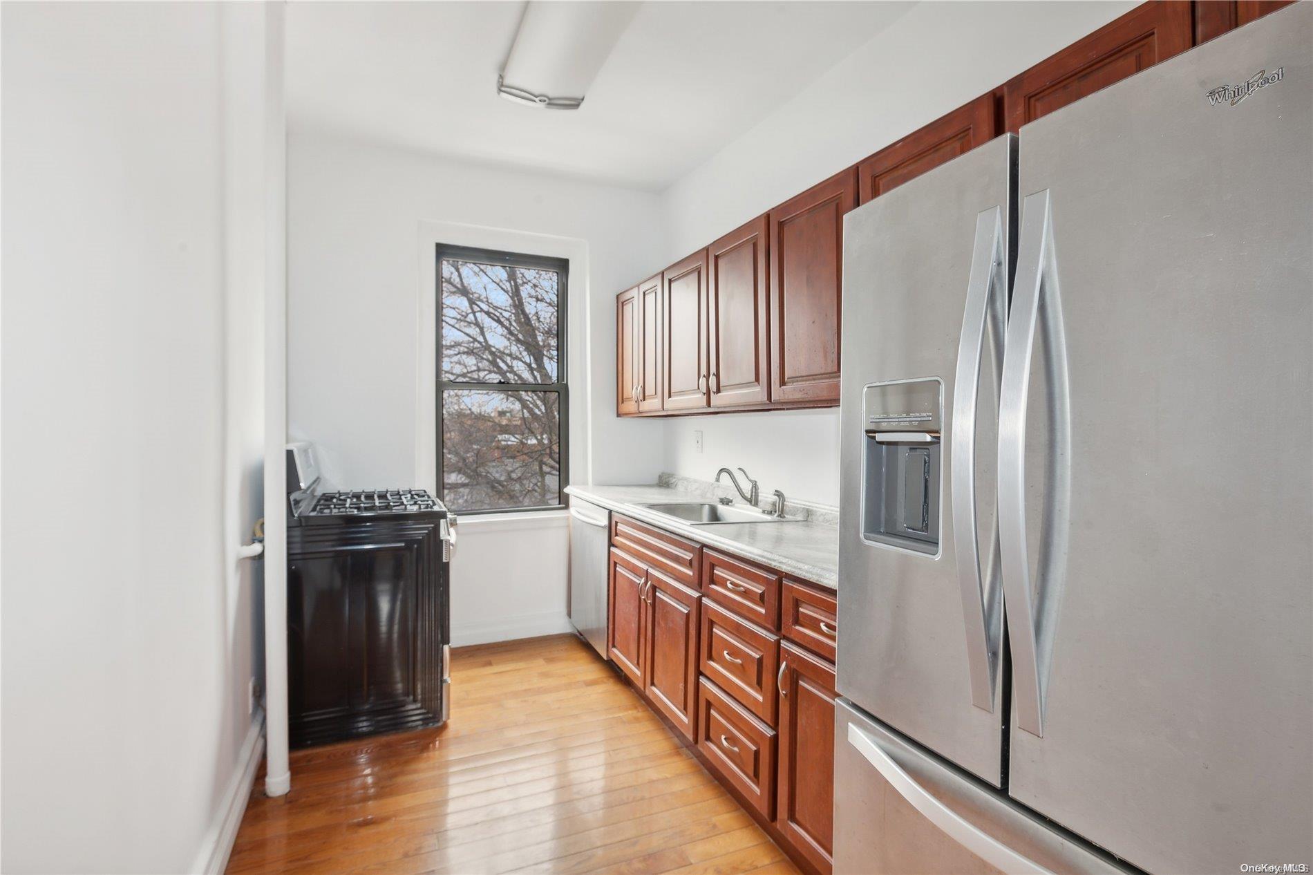 21-57 33rd Street 4d Property Photo 8
