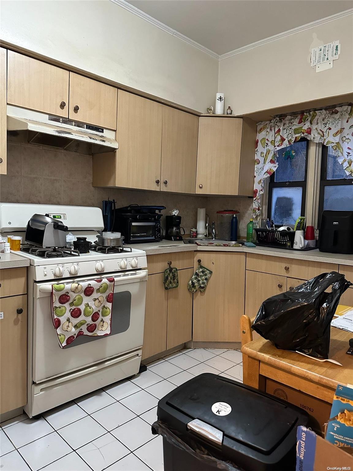 56-31 Metropolitan Avenue Property Photo 6