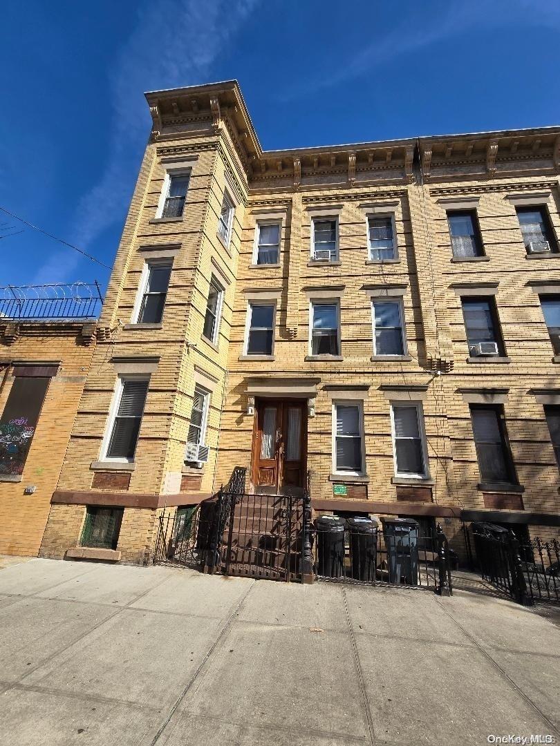 17-24 Putnam Avenue Property Photo