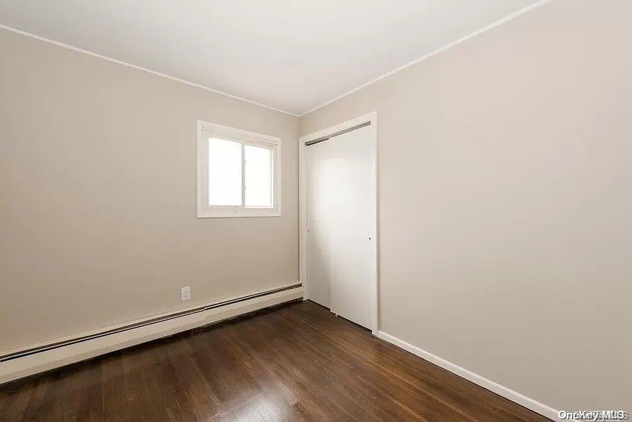 587 S Bayview Avenue Property Photo 3