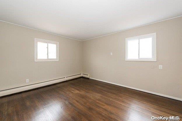 587 S Bayview Avenue Property Photo 4