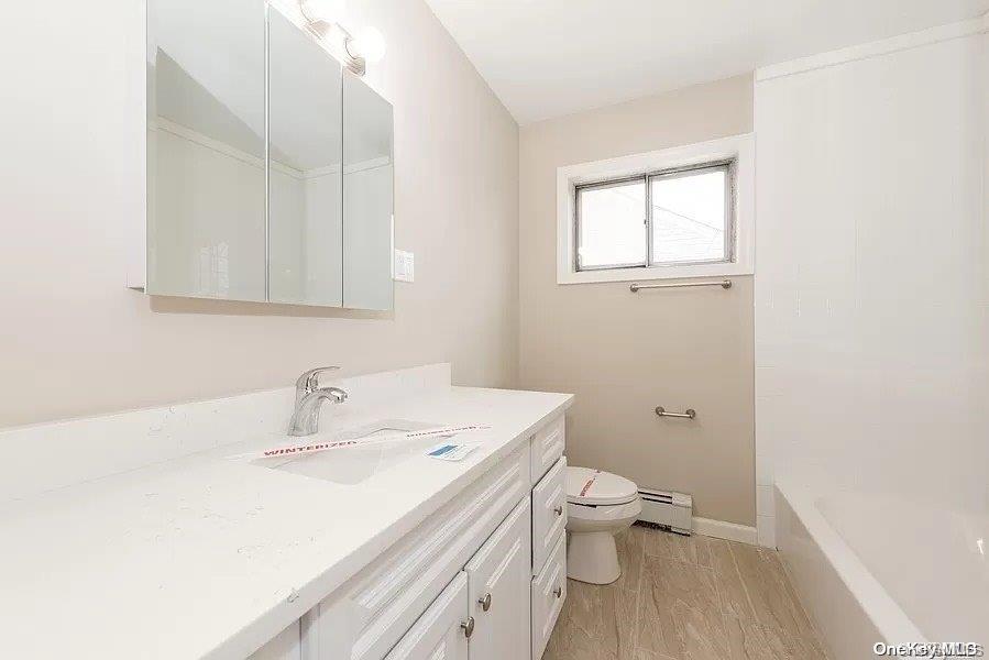 587 S Bayview Avenue Property Photo 5