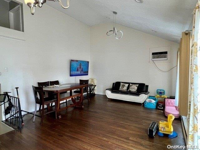 587 S Bayview Avenue Property Photo 12