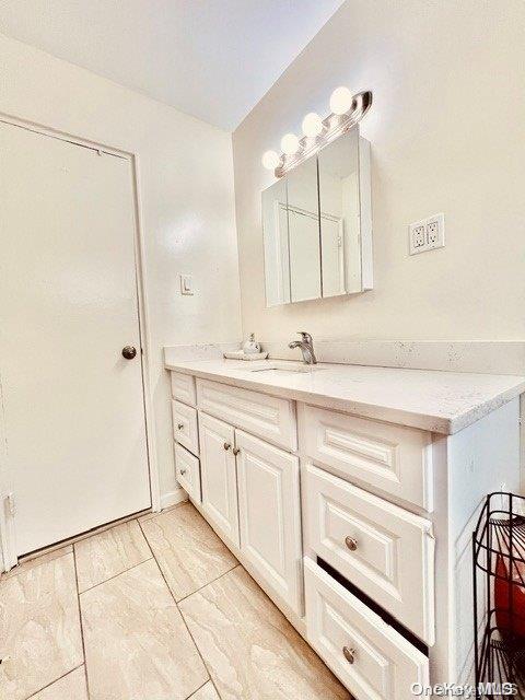 587 S Bayview Avenue Property Photo 23