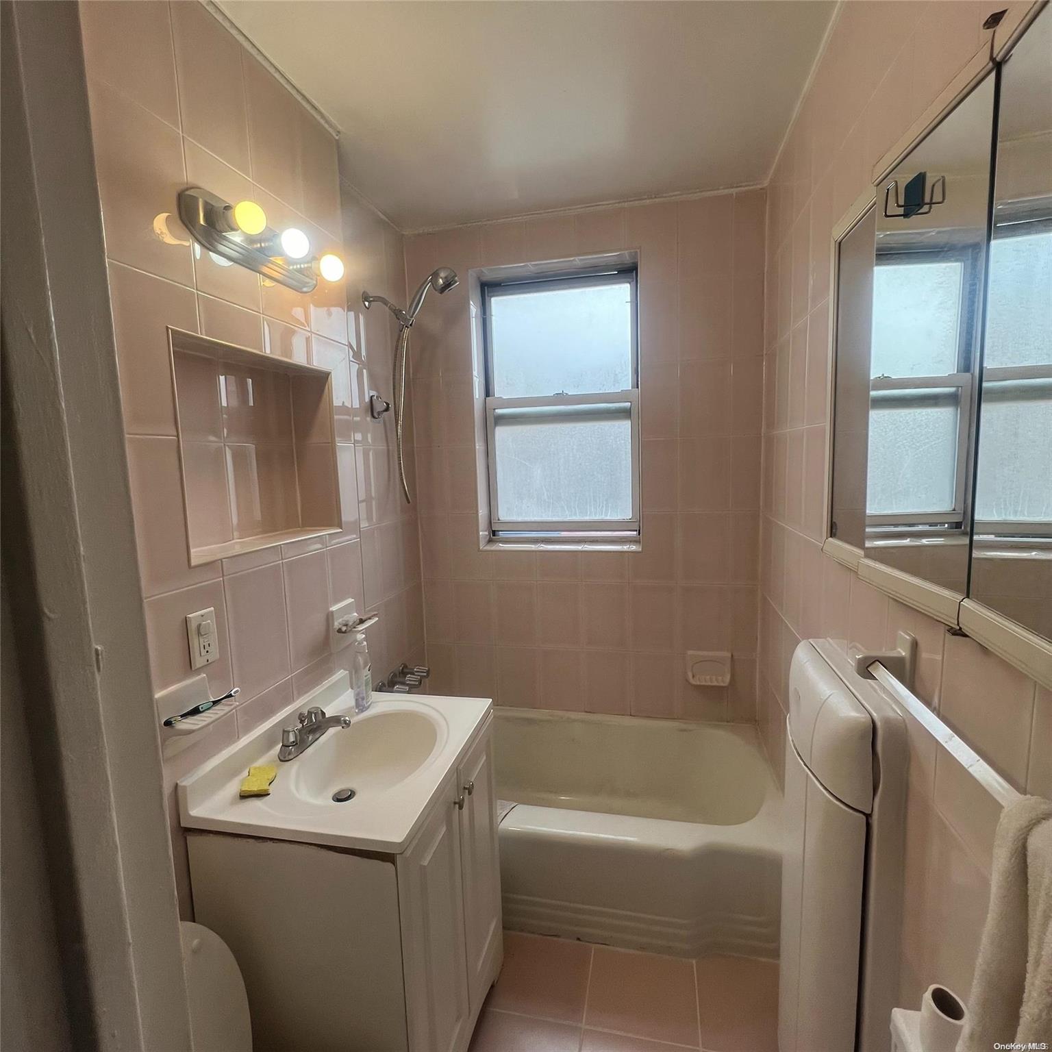 63-45 Saunders Street 2d Property Photo 6