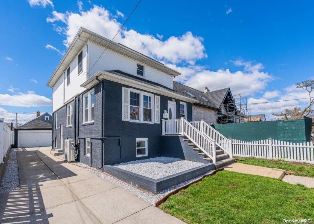 162-28 96th Street Property Photo 2