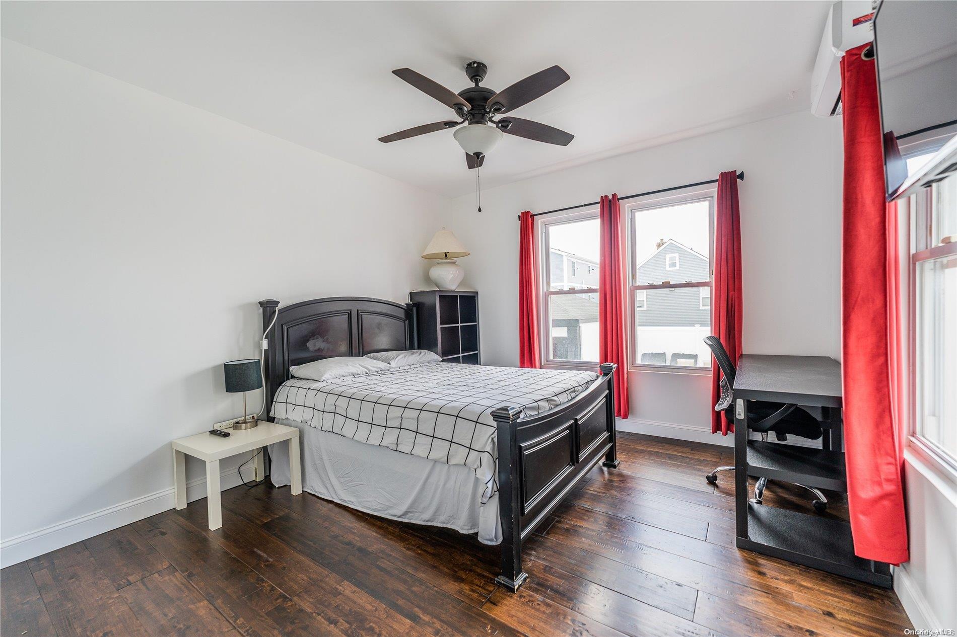 162-28 96th Street Property Photo 3