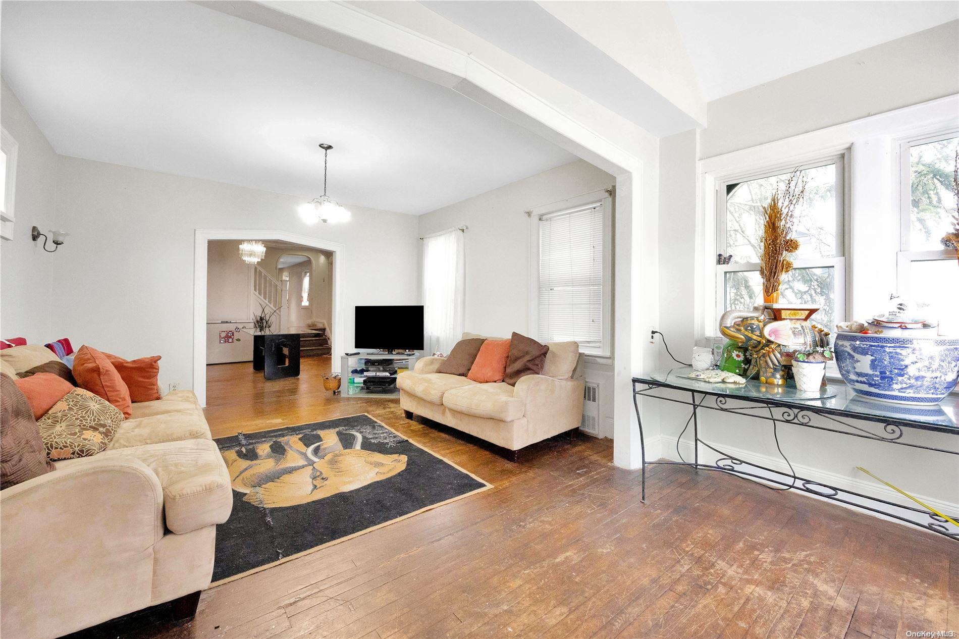 115-17 Linden Boulevard Property Photo 3