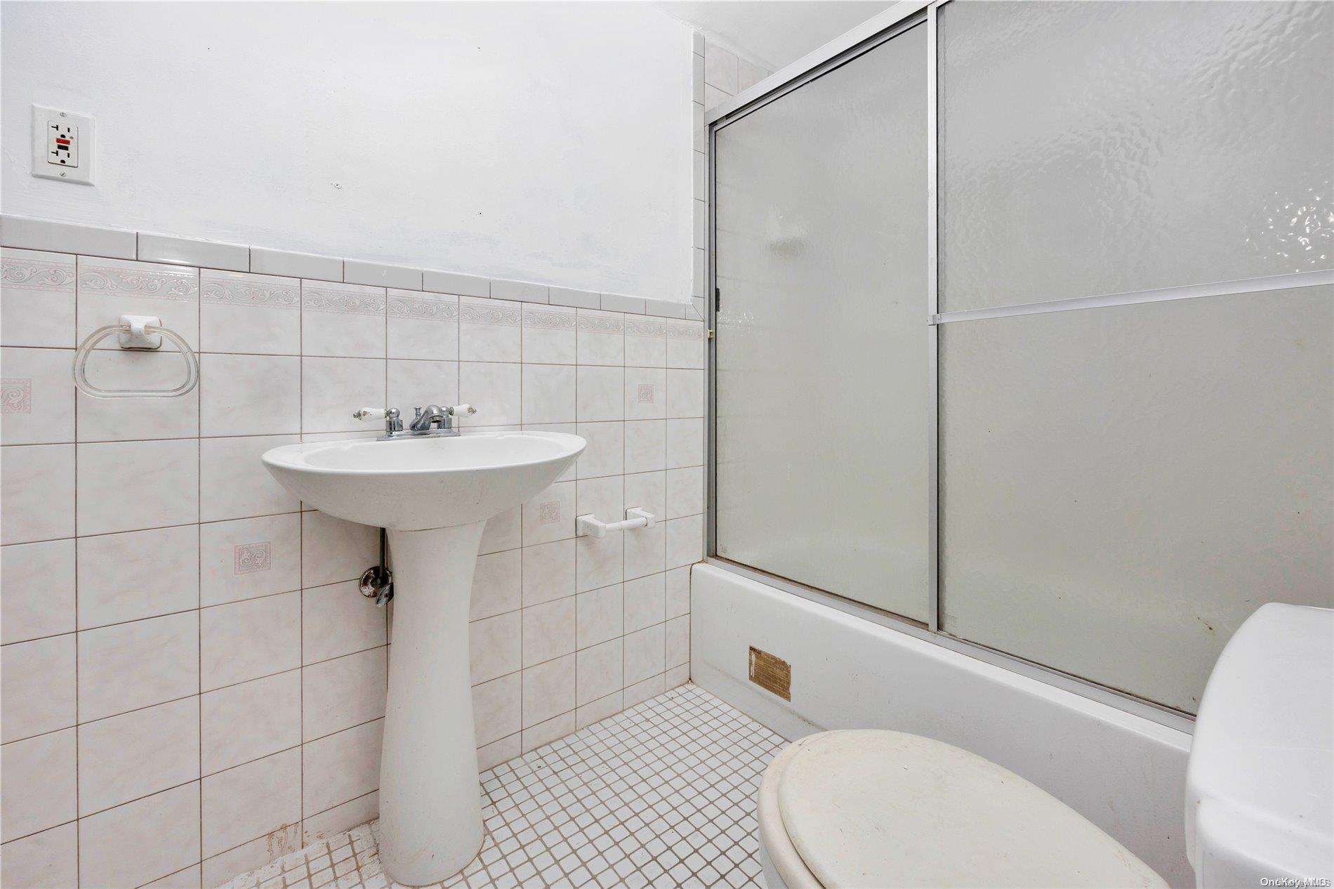 115-17 Linden Boulevard Property Photo 18