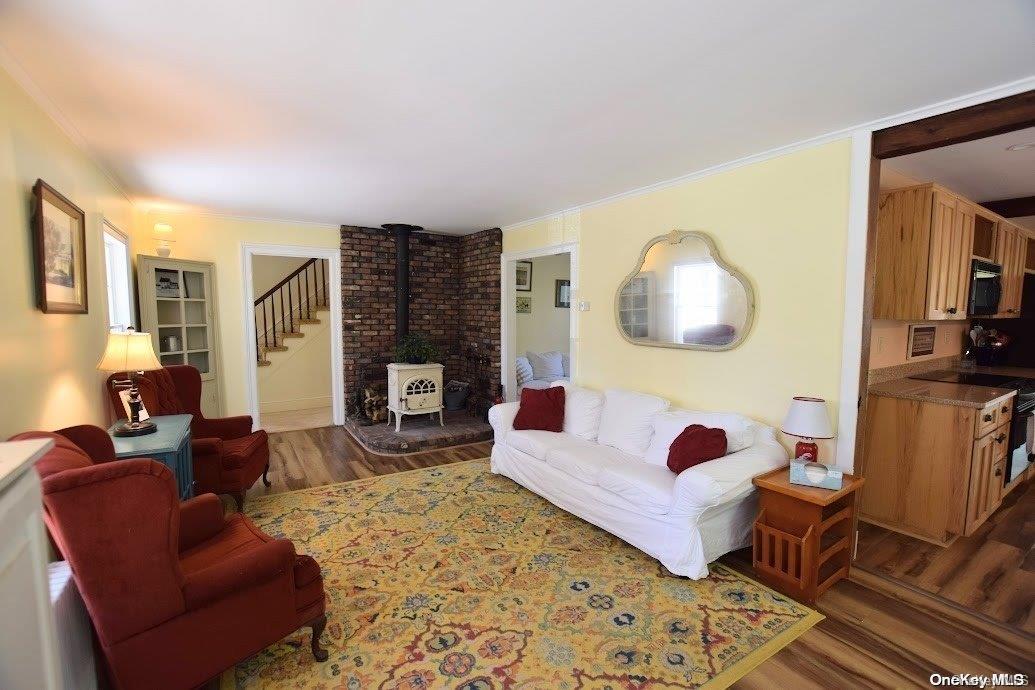 41 Old South Country Road Property Photo 7