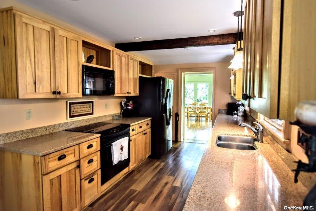 41 Old South Country Road Property Photo 12