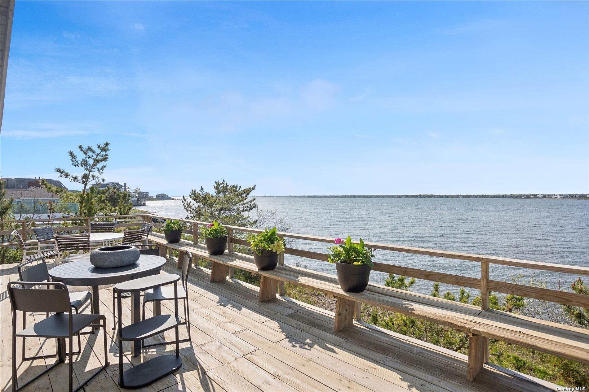 298 Dune Road Property Photo 5