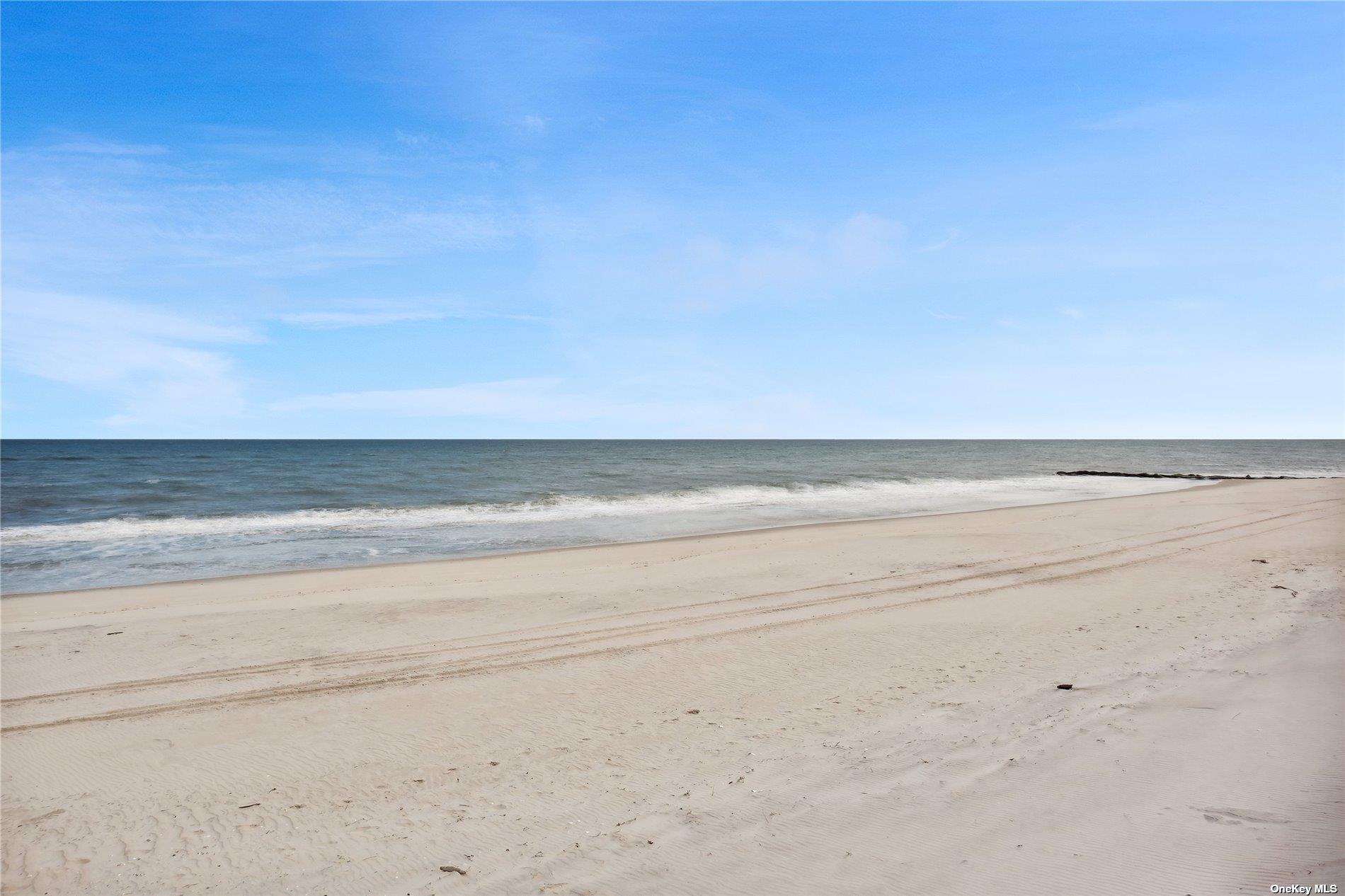 298 Dune Road Property Photo 14