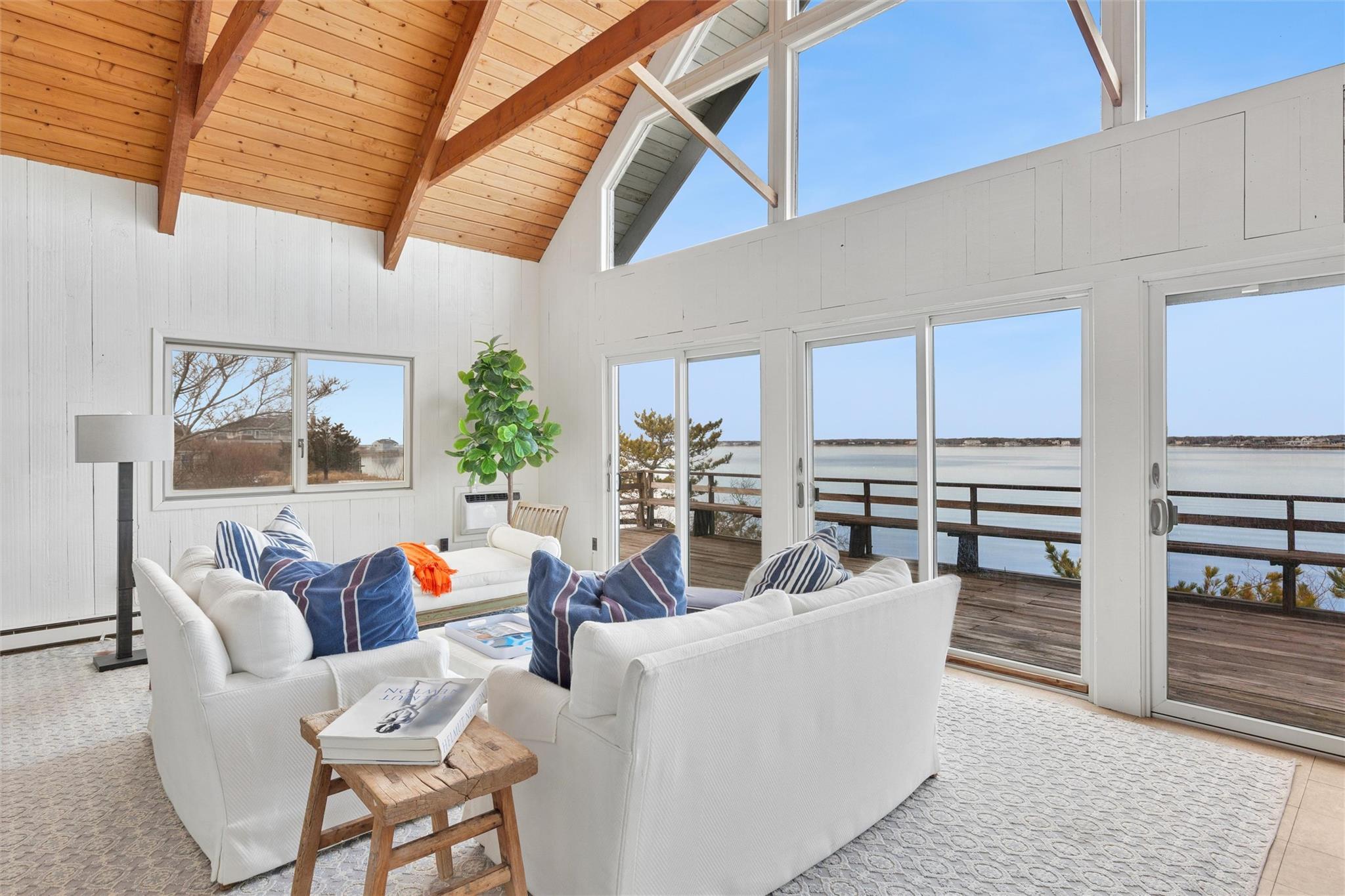 298 Dune Road Property Photo 16