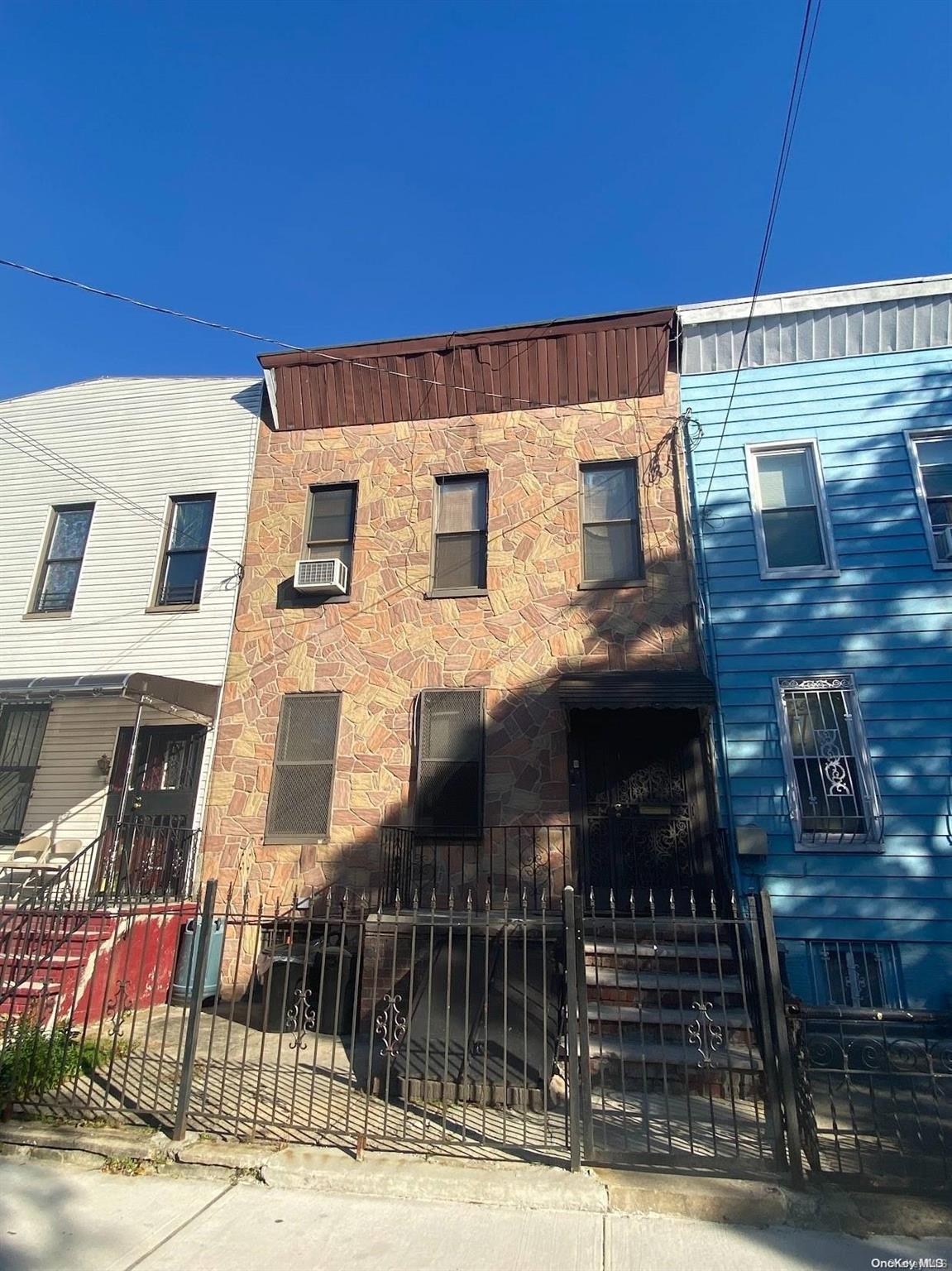 13 Pine Street Property Photo