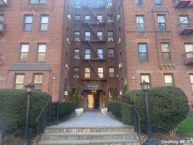 83-84 116th Street 2b Property Photo