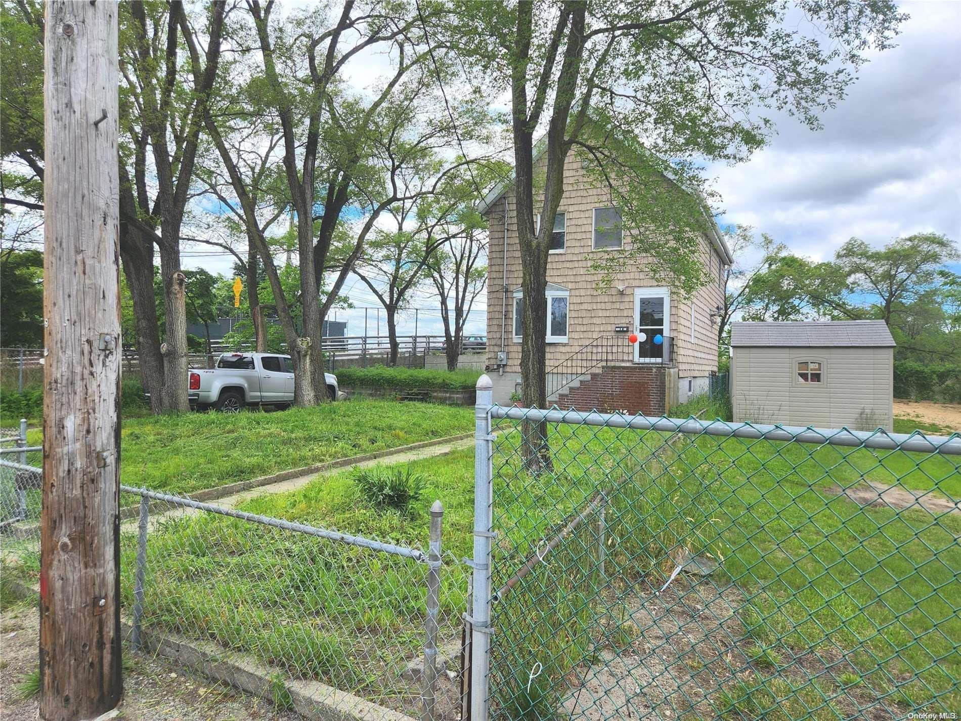 102-07 Russell Street Property Photo 2