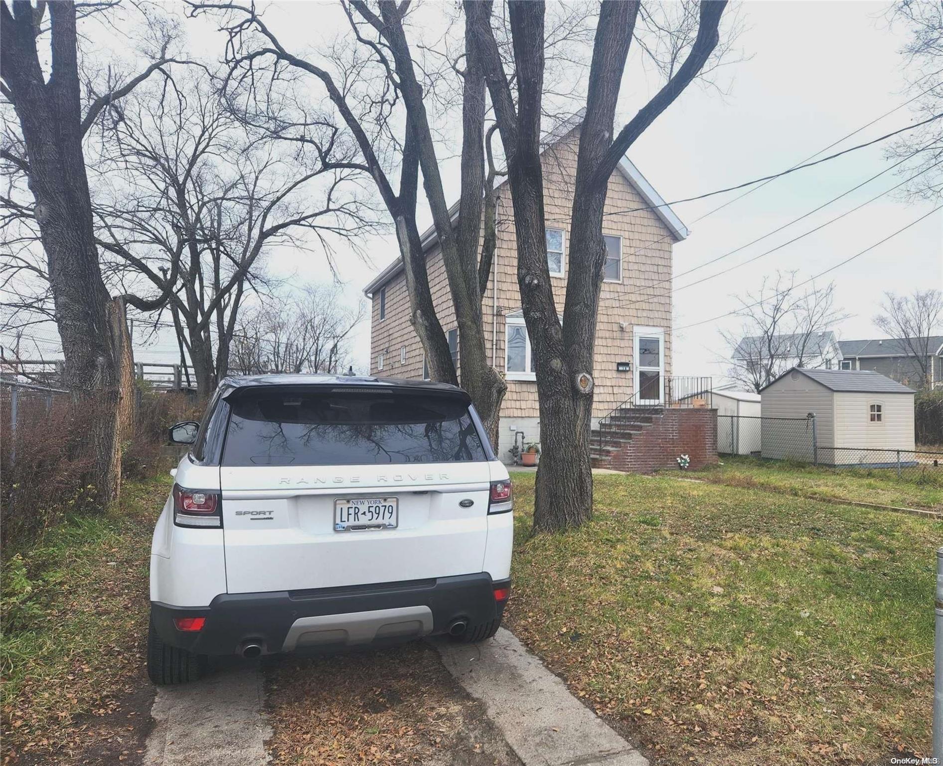 102-07 Russell Street Property Photo 6