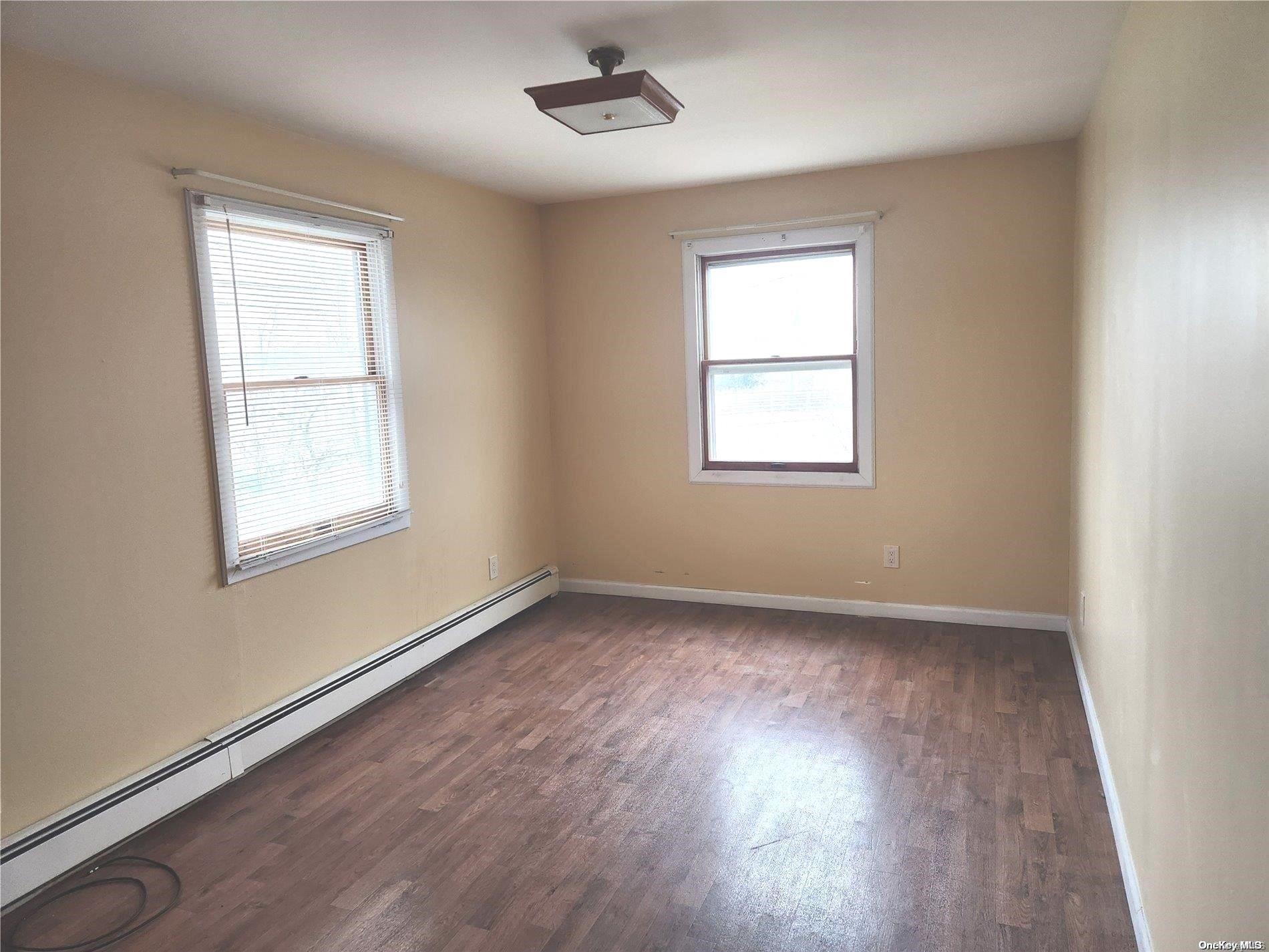 102-07 Russell Street Property Photo 26