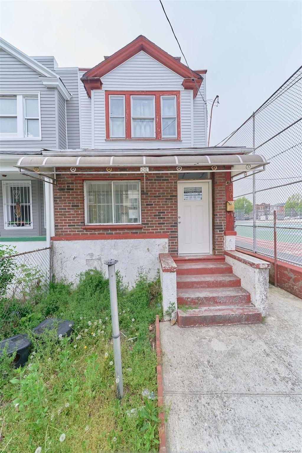 380 E 48th Street Property Photo 2