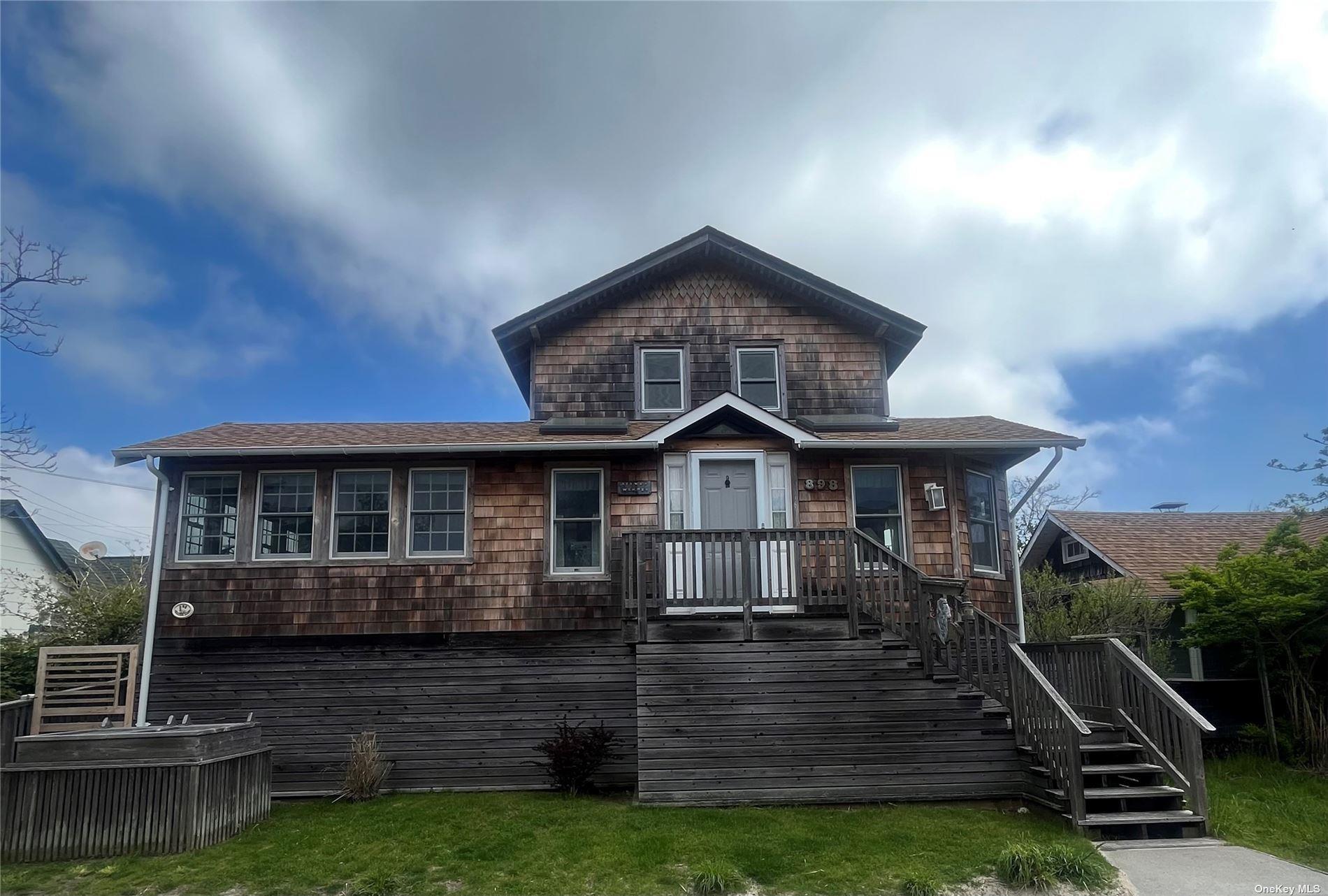 898 Evergreen Walk Property Photo 1