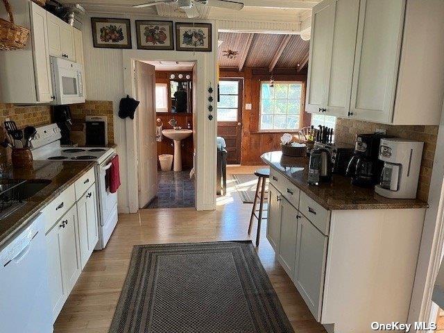 898 Evergreen Walk Property Photo 5