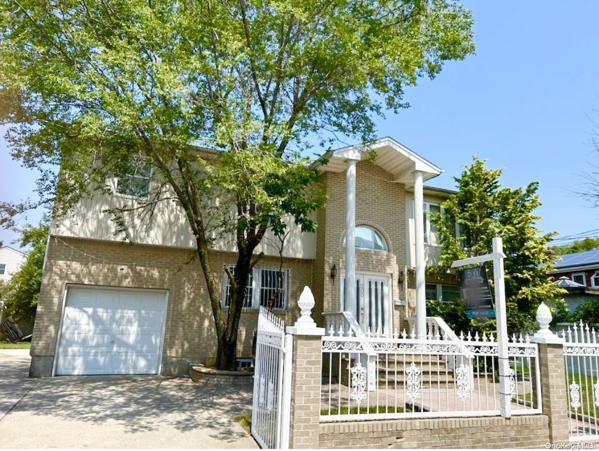 200 Louis Avenue Property Photo