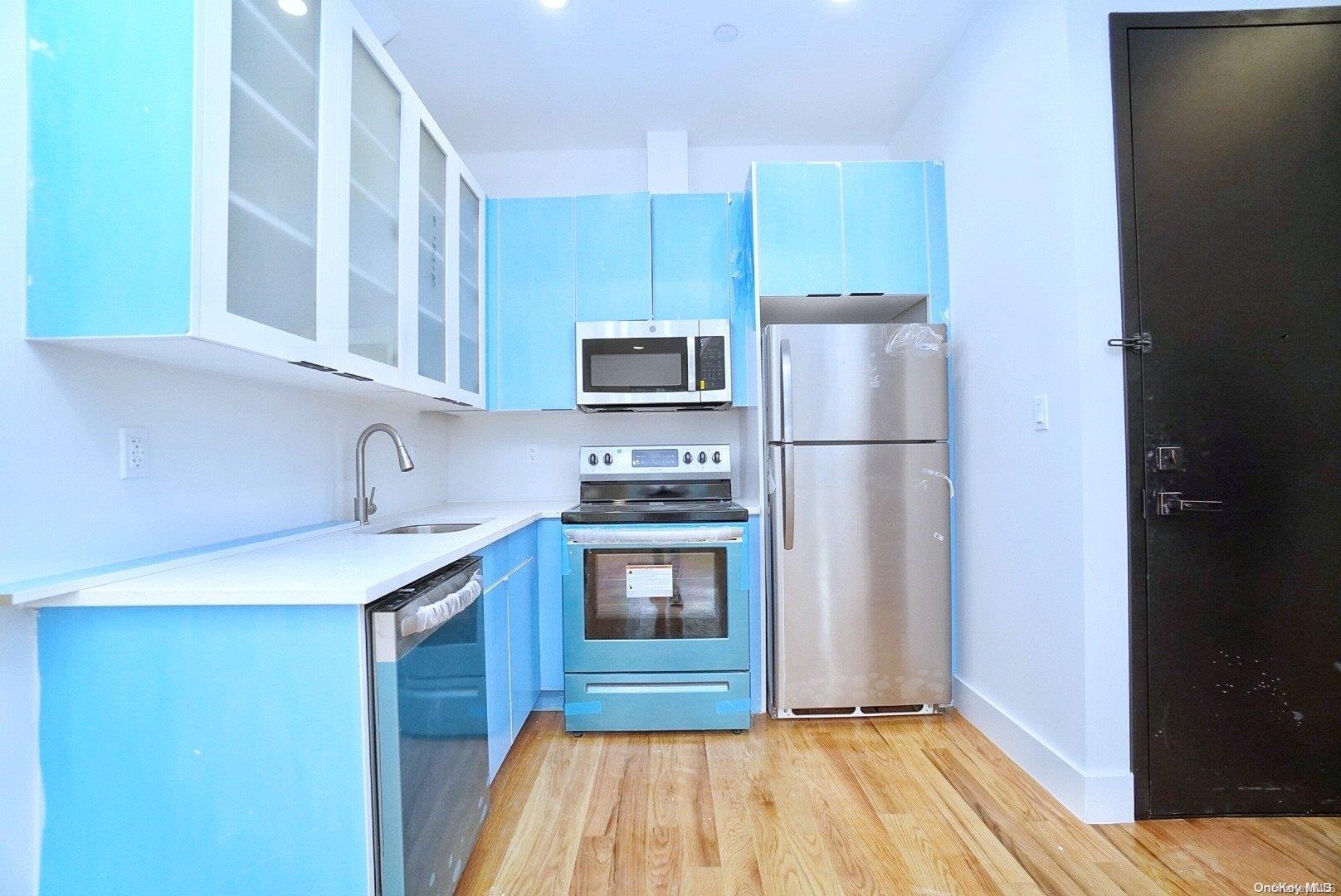 332 E 28th Street Property Photo 10