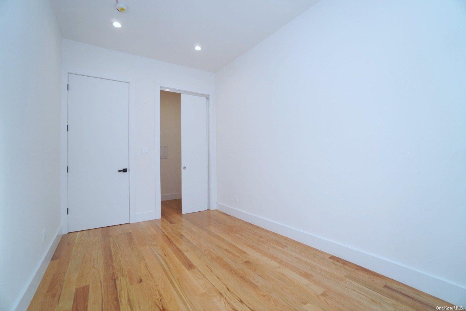 332 E 28th Street Property Photo 16
