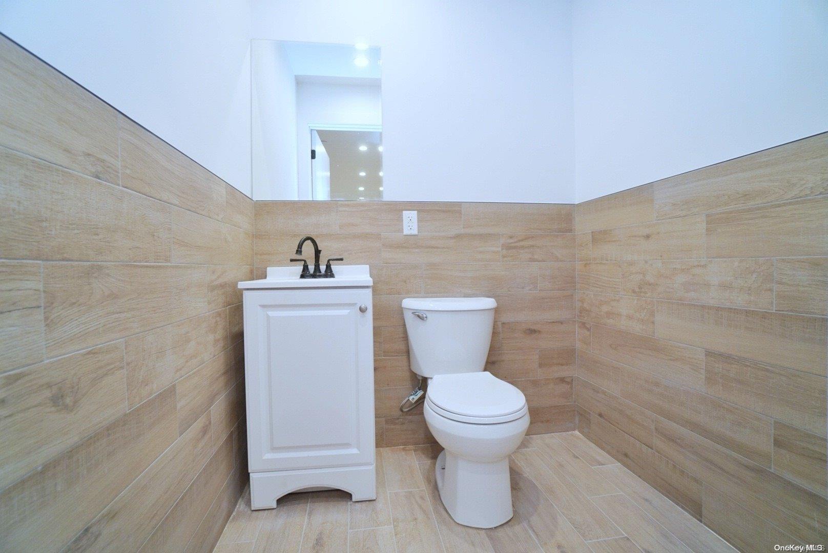 332 E 28th Street Property Photo 24