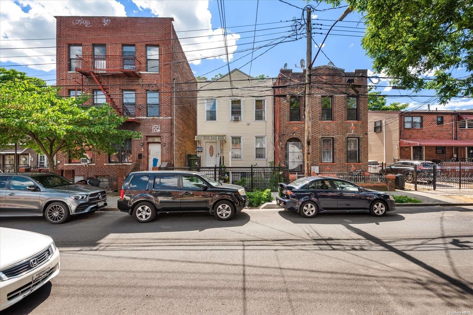 476 Jerome Street Property Photo