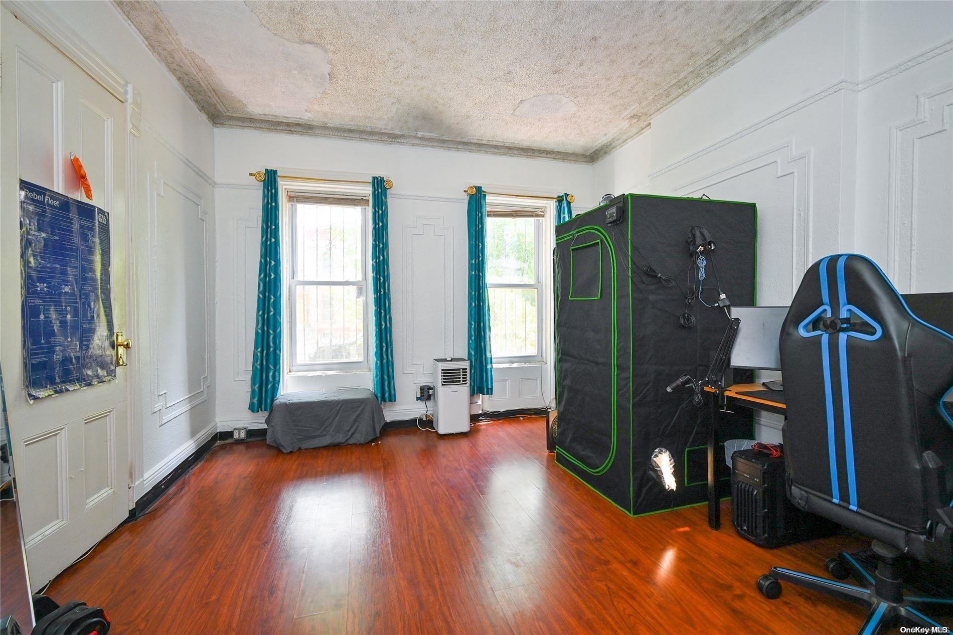 468 Crescent Street Property Photo