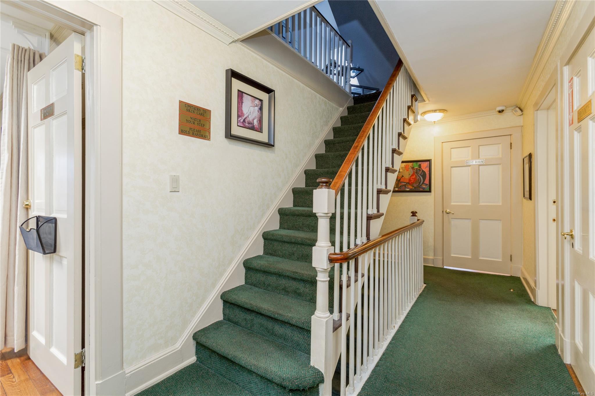 1245 Colonial Road Property Photo 5