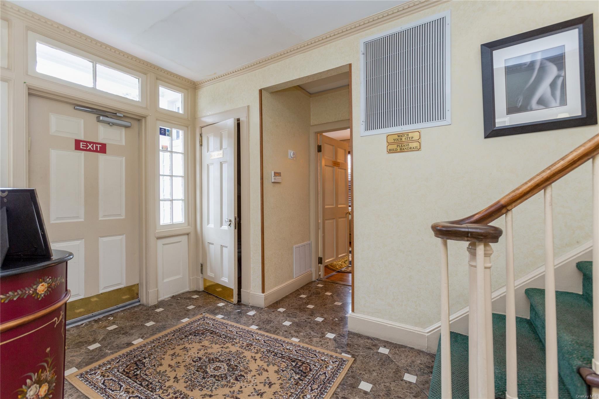 1245 Colonial Road Property Photo 6